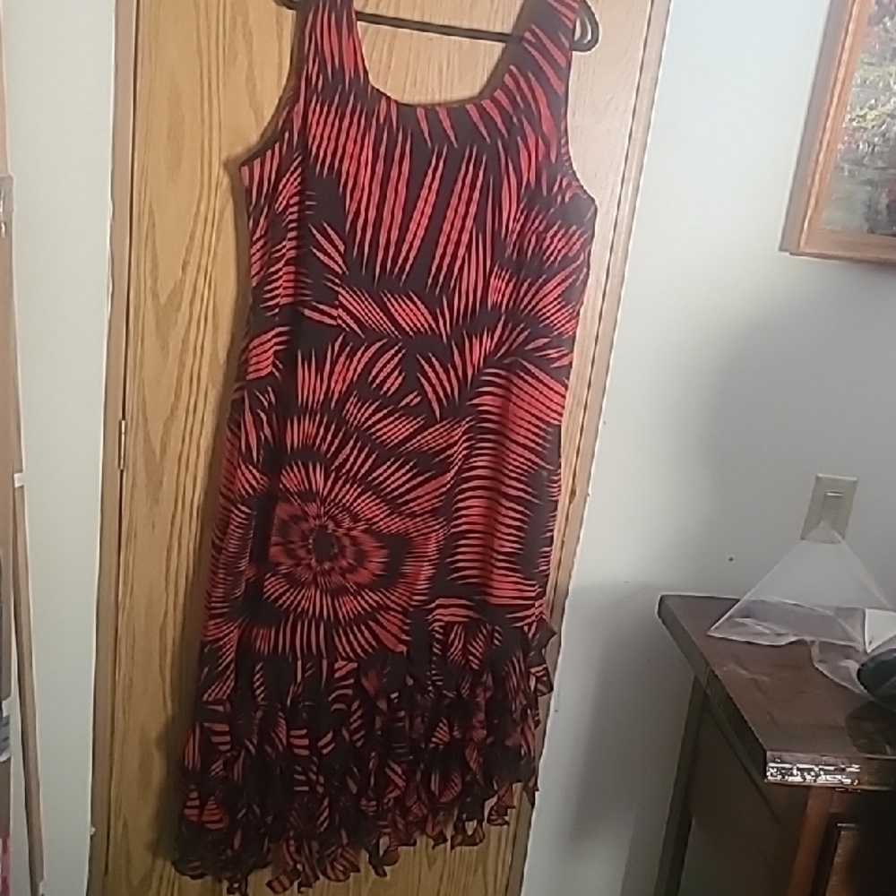 Sleeveless Red and Black Patterned Women’s Dress